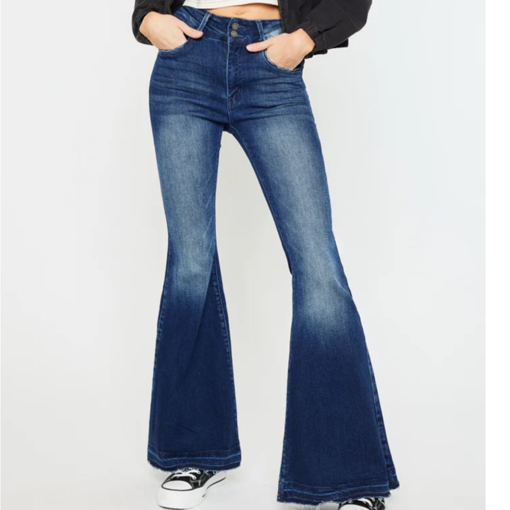 KanCan Ultra High Rise Super Flare Jeans 11/29